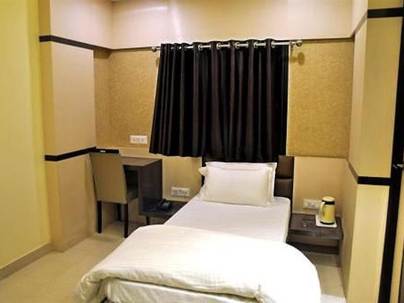 Townhouse 1182 Hotel Tirupati Galaxy Kanpur Eksteriør billede