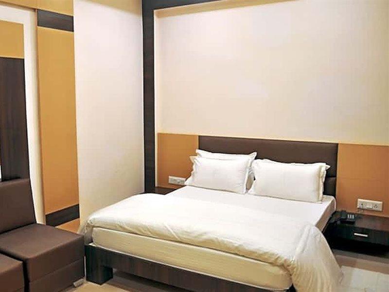 Townhouse 1182 Hotel Tirupati Galaxy Kanpur Eksteriør billede